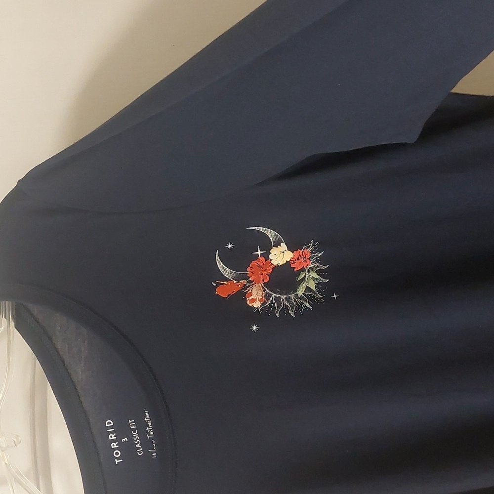 Torrid Navy Floral Celestial Classic Fit Jersey Crew Neck Long Sleeve Tee Sz 3 - Picture 6 of 16